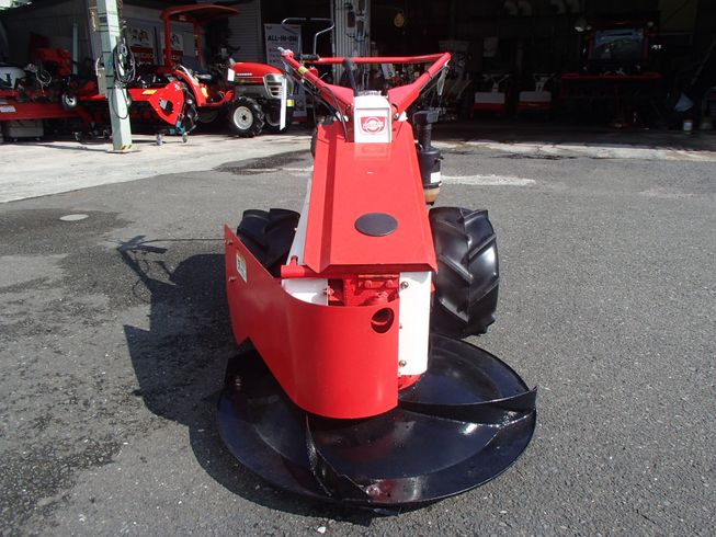 草刈機 YRM821 写真２